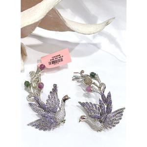 Elegante Pendiente de Oreja Fusion con Toque Brillante para Mujeres y Chicas, Ideal para Looks de Noche y Fiestas - Product Image 1