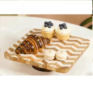 Support à gâteau en bois avec finition émaillée pour fêtes et célébrations, servant également de présentoir à fruits et d'outil de service de gâteaux - Product Image 4