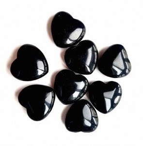Talismans d'amour en verre volcanique poli à la main en obsidienne noire puissante pour la guérison émotionnelle et le décor de l'espace sacré - Product Image 4