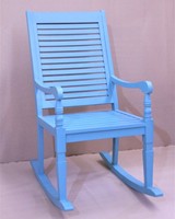 Fauteuil à bascule Cendra en bois de mahogany massif moderne, disponible en plusieurs couleurs, pour salon et terrasse, modèle CHA06