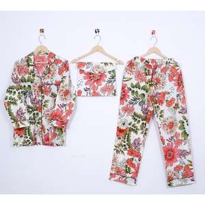 ชุดนอนผ้าฝ้ายเนื้อนุ่มพิเศษลายดอกไม้สำหรับผู้หญิง ประกอบด้วยเสื้อเชิ้ตและกางเกงขายาว ดีไซน์หรูหรา ทำมือใหม่ เหมาะสำหรับฤดูร้อน - Product Image 1