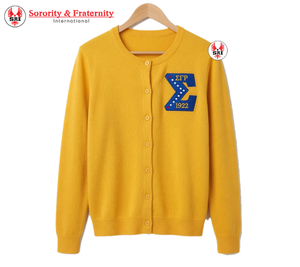 Cárdigan Personalizado para Hermandades y Fraternidades, Tejido en Acrílico, con el Logotipo Griego de Sigma Gamma Rho, Cuello en V para Mujer, Cárdigan Universitario - Product Image 3