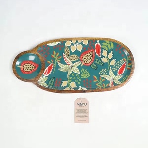Plateau de service en bois de mangue floral exotique pour apéritif, décoration de cuisine, cadeau de pendaison de crémaillère - Product Image 1