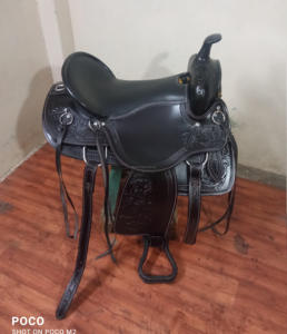 Selle de cheval personnalisée avec selle d'endurance de course de baril western en cuir très confortable en vrac avec jeu de punaises - Product Image 5