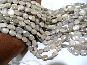 Cuentas facetadas de piedra lunar gris natural, forma briolette, 7x10 a 8x12 mm, hebra de 10 pulgadas de largo, forma ovalada con revestimiento místico plateado AB - Product Image 2