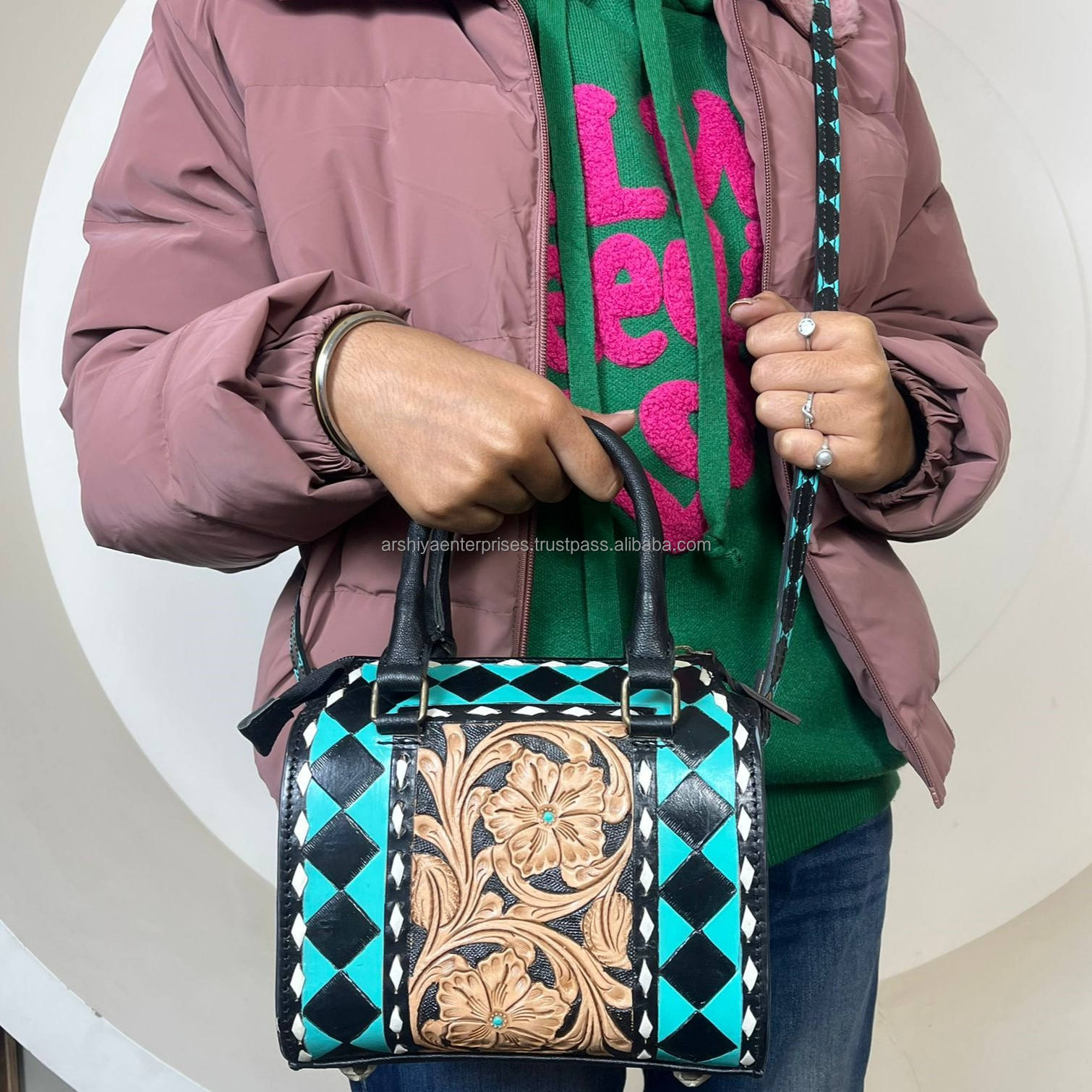 ลายตารางหมากรุกสีดำและเทอร์ควอยซ์