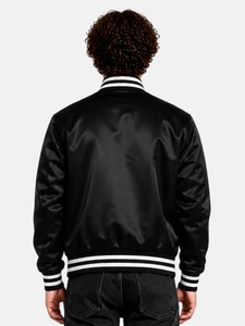 Veste universitaire en satin gris pour homme, couleur unie, col rabattu, coupe classique, vêtement d'extérieur décontracté avec rayures blanches et fermeture boutonnée - Product Image 2