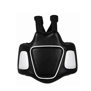 Protège-poitrine de boxe ergonomique avec forme ajustée au corps et fixation fiable pour l'entraînement - Product Image 1