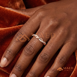 แหวนทองชมพูคุณภาพสูง ดีไซน์เก๋ไก๋ รูปทรงบิดเกลียว แหวนเพชรทันสมัย แหวนเงินเรียบหรู สามารถสวมซ้อนกันได้ เหมาะสำหรับเป็นเครื่องประดับงานแต่งงานสำหรับผู้หญิง - Product Image 4