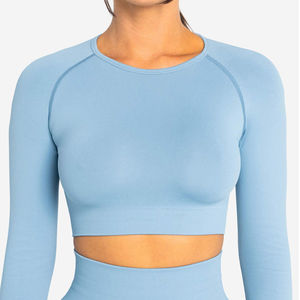 Vente en gros 20256 Ensemble de yoga pour femmes sur mesure OEM avec tissu de haute qualité, design personnalisé et impression de logo, ensemble de yoga à séchage rapide - Product Image 4