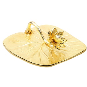 Porte-serviettes en métal carré en or de luxe avec organisateur, durable et imperméable pour la maison, le restaurant et les fêtes, par WB INC INDIA - Product Image 1