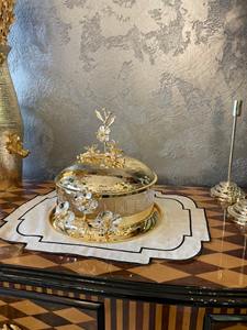 ชามแก้วใส่ช็อกโกแลตสุดหรู พร้อมฝาปิดลายดอกไม้สีทอง สำหรับจัดแสดงช็อกโกแลตที่บ้าน ใช้เสิร์ฟแขก และใส่ผลไม้อบแห้งในช่วงเทศกาล - Product Image 2