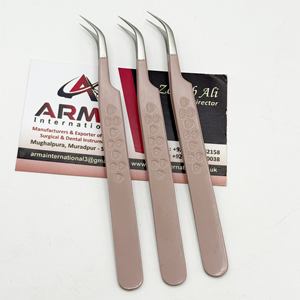 Pinzas de Extensión de Pestañas de Acero Inoxidable Curvadas con Recubrimiento Rosa, Ecológicas, con Logotipo Personalizado, Mango con Estampado de Corazón Sostenible, Precisión - Product Image 5