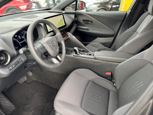Toyota C HR 1.8 Hybrid Teamplayer SUV Automatic Navigation LED Headlights Rear View <b>Camera</b> Fuel Efficient Used Car Export - Product Image 3