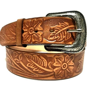 Ceinture en cuir pleine fleur naturel tanné, unisexe, avec motif floral en relief, design personnalisé, boucle à ardillon simple en laiton. - Product Image 1