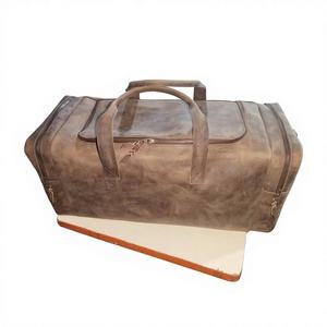 Bolso de Mano Plegable de Cuero Genuino Unisex Personalizable para Senderismo y Viajes con Diseño Ecológico Resistente al Agua y Cierre de Botón - Product Image 2