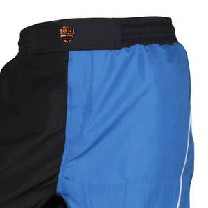 Shorts de grappling estilo MMA para hombre, diseñados para controlar el movimiento durante el Jiu Jitsu, la lucha y el entrenamiento. - Product Image 4