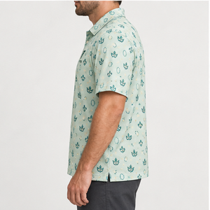 Camisa Polo Trackstar para Hombre, Color Verde Menta, con Estampado de Máscara de Carnaval, Manga Corta, Cuello con Botones, Camisa de Golf, Logotipo Personalizado - Product Image 2