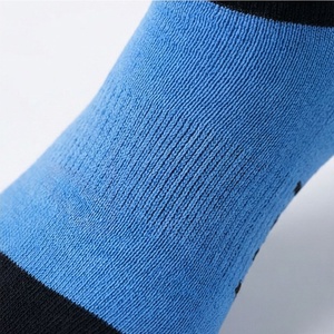 Chaussettes de sport pour hommes à 5 doigts, rayées bleu-noir, tricotées, respirantes, fines, style été - Product Image 6