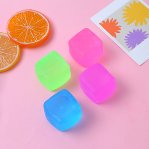 CHENXI - Juguete Sensorial Antiestrés de Gelatina con Forma de Copos de Nieve, 5.5 cm, Colorido, para Aliviar el Estrés - Product Image 6