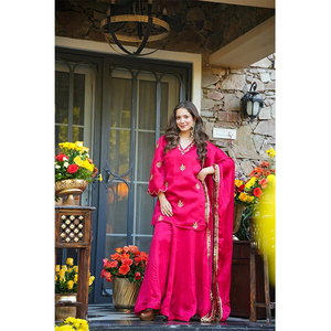 Suministro al por mayor de ropa india: la mejor colección de diseñadores, seda Frendy con bordados y conjunto de Kurti, pantalón y Dupatta de seda Frendy. - Product Image 1