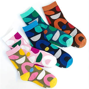 Calcetines Casuales para Uso Diario, Transpirables, de Material Suave, Ideales para Conjuntos Informales y Comodidad Diaria - Product Image 1