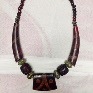 Collar con Colgante de Cuerno Elegante y de Alta Calidad, Hecho a Mano con Resina, Madera, Metal y Hueso, con Diamante y Perla, Cadena Única, Artesanía Natural - Product Image 1