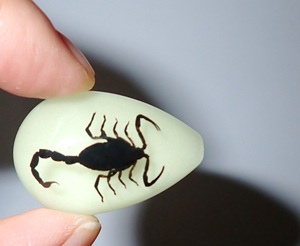 Black Scorpion Real Specimen Plastic Cabochon Pear Shape Cut <b>Top</b> 33x22 mm Glow Flat Bottom for Crafts and Jewelry Making - Product Image 5