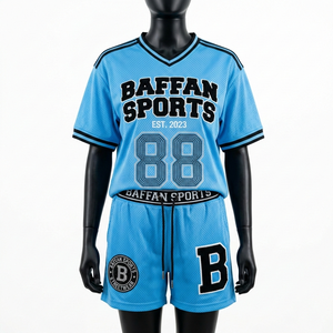 Ensemble court en maille polyester respirante de qualité supérieure, bleu ciel, noir, panneaux à rayures côtelées, uniforme sportif personnalisé par sublimation, ensembles pour femmes - Product Image 1