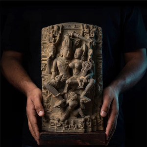 Escultura de Lakshmi Narayan (12 pulgadas) |   Réplica de Museo del Ídolo Hindú de Vishnu y Lakshmi del Siglo XII, Acabada a Mano - Product Image 1