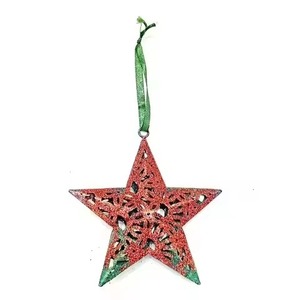 Fille verte avec un cadeau, ornement suspendu pour décoration de sapin de Noël haut de gamme, décoration de fête, décoration de la maison, pièce cadeau - Product Image 3