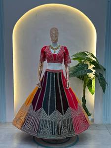 Stylish Indian <b>Designer</b> <b>Lehenga</b> With Embroidered Organza And Tulle V-Neck Short Sleeve A-Line Floor-Length Bohemian Ethnic Wear - Product Image 5