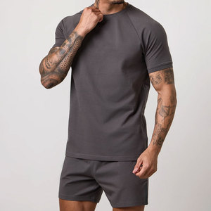 Ensembles assortis pour hommes prêts à être expédiés, ensembles t-shirt et short, ensembles effet délavé, directement de l'usine. - Product Image 6
