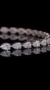 Pulsera de tenis de lujo con diamantes de laboratorio talla pera para mujer |   Joyería de Moda Chapada en Oro para Parejas, Ideal para Fiestas y Bodas - Product Image 4