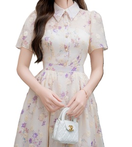 Robe élégante en coton à fleurs pour femmes avec manches courtes, col et longueur midi, robe d'été - Product Image 3