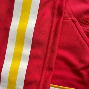 Material transpirable, de secado rápido y duradero, malla de poliéster, ropa de entrenamiento personalizable, precio económico, camiseta de fútbol americano en venta. - Product Image 6