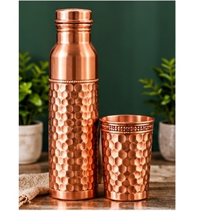 Botella de Agua de Cobre Martillado Auténtica con Taza a Juego, Juego de Bebidas de Metal Hecho a Mano - Product Image 6