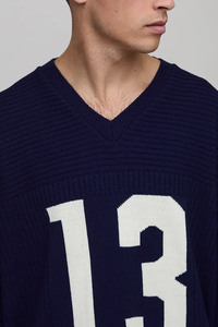 Pull en tricot surdimensionné à col en V pour homme, pull en jersey, pull imprimé avec un numéro, pull de style football, haut en tricot surdimensionné - Product Image 2