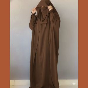 Ensemble Abaya pour femmes musulmanes, style saoudien, uni, manches longues, longueur ras du sol, en satin, coupe papillon, tenue modeste entièrement couvrante, avec Niqab-Hijab, couleur naturelle - Product Image 2