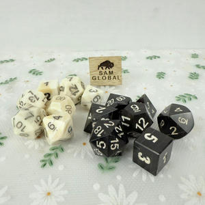 Bon marché, dés en os et corne de buffle polis Viking authentiques, ensemble de 7 pièces avec touche réelle pour jeux de société D & D RPG - Product Image 6