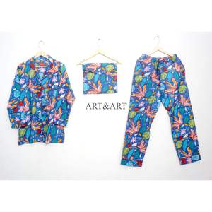 Ensemble de pyjama 3 pièces en coton 100% naturel imprimé floral fait main, chemise de pyjama et sac de rangement pour femmes, pour la nuit d'été - Product Image 1