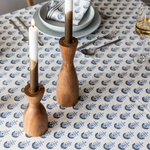 Ensemble de 2 grands porte-bougie en bois d'acacia avec un design traditionnel, parfait pour une décoration élégante de la maison, objet de décoration de table BY MULTI CRAFT - Product Image 2