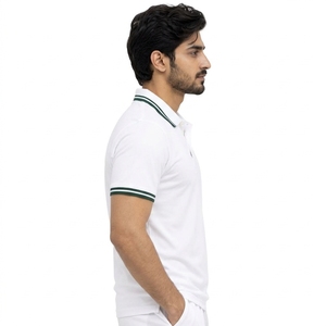 Camiseta de tenis moderna para hombre con material transpirable, comodidad relajada y diseño deportivo, perfecta para jugadores de tenis y actividades al aire libre. - Product Image 3
