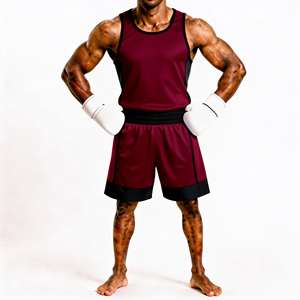 Ensemble de boxe en polyester pour l'entraînement avec gants, short et haut durables pour toutes les saisons - Product Image 1