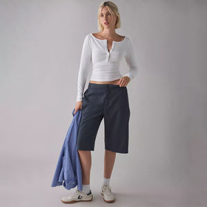 Camiseta Henley de Manga Larga para Mujer, 100% Algodón, Corte Ajustado, Diseño Personalizado, Estampado, Moda Boutique, Cuello Redondo, Estilo Baby Tee - Product Image 5