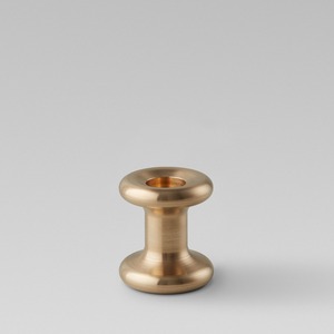 Porte-bougie moderne de luxe au design sculptural élégant avec finition haut de gamme, parfait pour la décoration intérieure contemporaine et pour faire une touche distinctive. - Product Image 2
