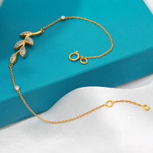 Bracelet asymétrique en forme de branche de feuille avec chaîne en diamant - Product Image 5