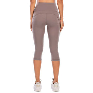 Sports Girl <b>Seamless</b> Fitness Wear Gym Capri For Women High Elastic Sports Wear <b>Leggings</b> For Online Sale Reasonable Price - Product Image 2