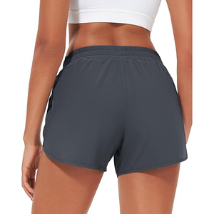 Shorts de sport gris foncé pour femmes, en polyester, taille haute, avec poches latérales, respirants, pour l'entraînement en salle de sport - Product Image 2