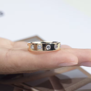 Anillo de Oro Amarillo con Diamante Corte Brillante Redondo, Color G Natural, Estilo Clásico, Unisex, Anillo de Bodas - Product Image 3